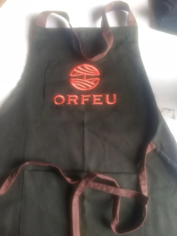 Avental de Frente com Bordado Personalizado
